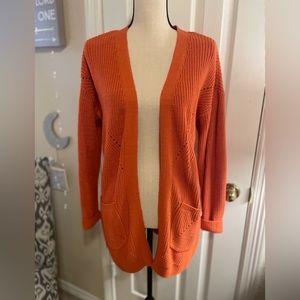 89th & Madison Burnt Orange Open Front Cardigan with front pockets. Size Large.